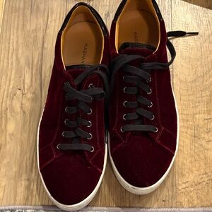 Magnanni Men's Deep Red Velvet Sneakers